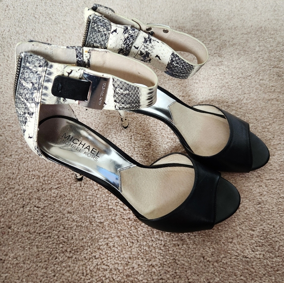 Michael Kors Black and Animal print heels - Picture 3 of 4